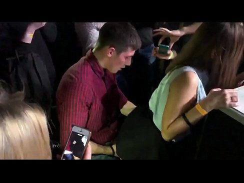 ❤️ Tinuod nga sekso sa usa ka nightclub sa Russia. Ang 18-anyos nga Ruso nga babaye sa anus ug puwerta nakighilawas sa usa ka nightclub Porn video sa pornograpiya ceb.pornoreino-com.ru ❌️❤